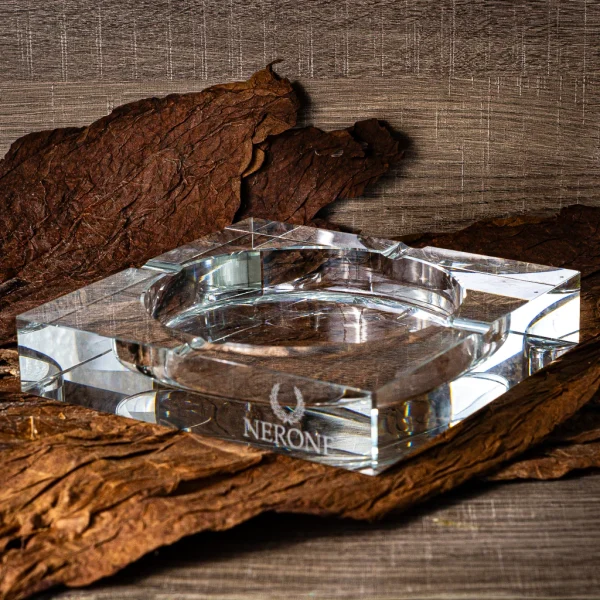 Cinzeiro Nerone Square em cristal K9 para 4 charutos