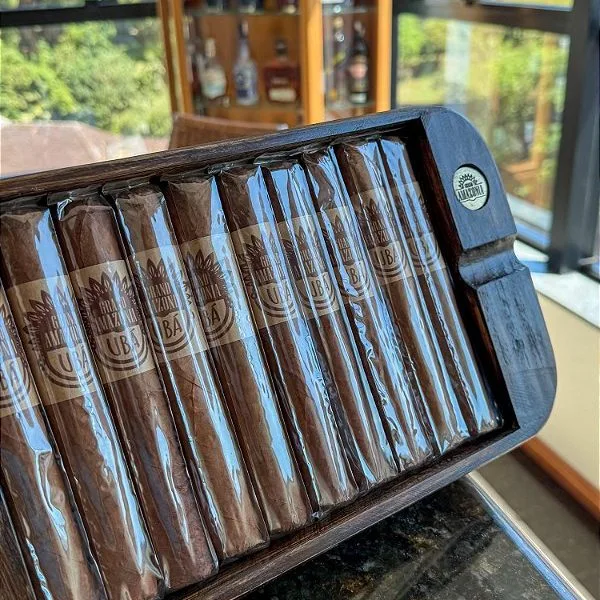 Charuto Grand Amazonia Ubá AMFC Grand Double Robusto - Ashtray Caixa com 10 Charutos