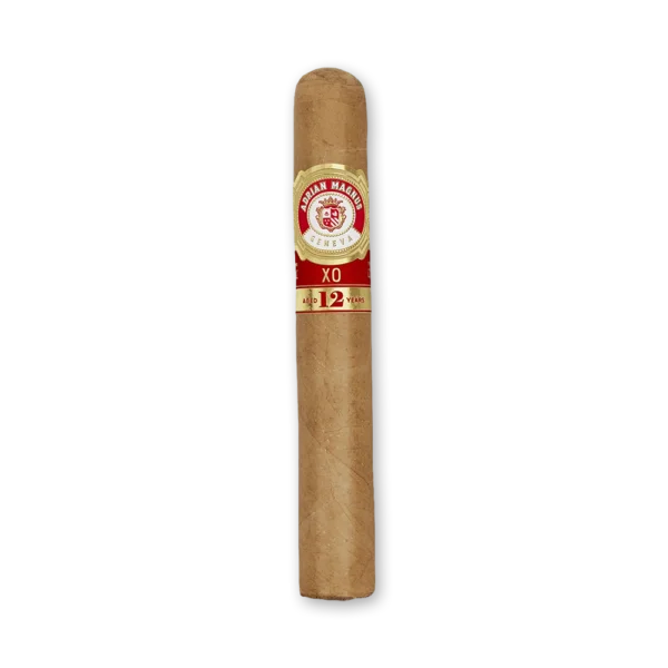 Charuto Adrian Magnus XO Cognac Toro com capa clara natural e anilha XO 12 anos