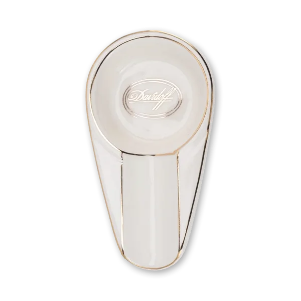 Cinzeiro branco de cerâmica Davidoff com logo dourado visto de cima