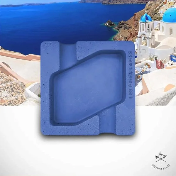 Cinzeiro de concreto Les Fines Lames azul vista frontal
