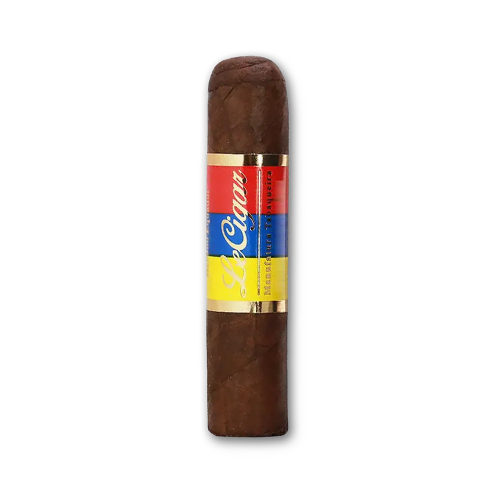 Charuto Le Cigar Gordito Habano Equador avulso visto de frente Charuto Le Cigar Gordito Habano Equador curto e grosso, de capa marrom escura, com anilha vermelha, azul e amarela