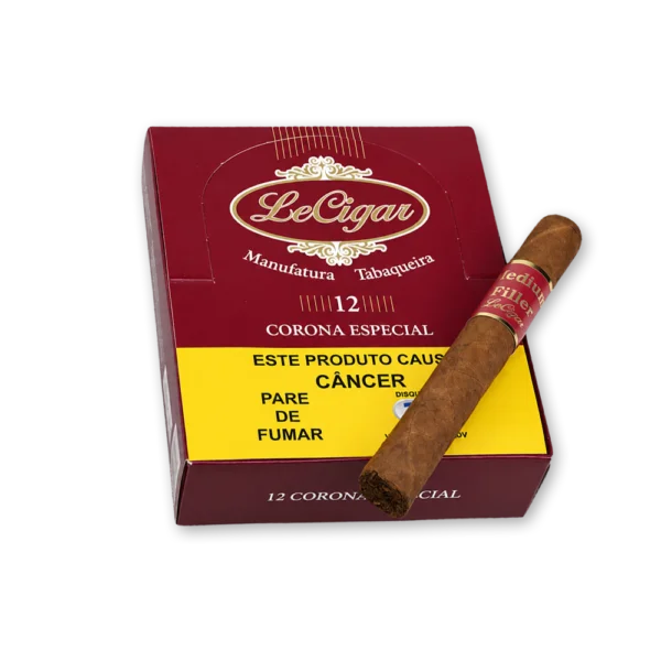 Caixinha vinho de Le Cigar Corona Especial Medium Filler com tarja amarela e um charuto de anilha vermelha à frente