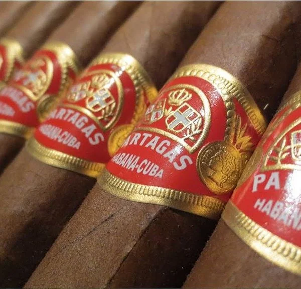Charuto Partagas Lusitanias Double Corona — cubano