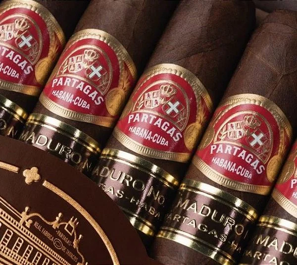 Charuto Partagas Robusto — cubano