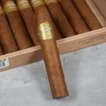 Charuto Por Larrañaga Galanes Robusto, vista secundária — cubano