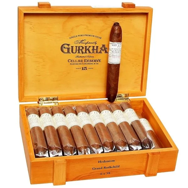 Charuto Gurkha Cellar Reserve 15 Anos Hedonism Gran Rothchild Gordo