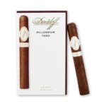 Caixa branca Davidoff Millennium Toro fechada com charuto ao lado