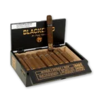 Caixa preta Blackened M81 Robusto aberta com charuto em pé