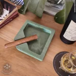 Cinzeiro MONAD Les Fines Lames verde com apoio para charuto