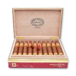 Caixa de madeira aberta com dez charutos Romeo y Julieta Nobles de anilhas douradas e alaranjadas e fitas vermelhas