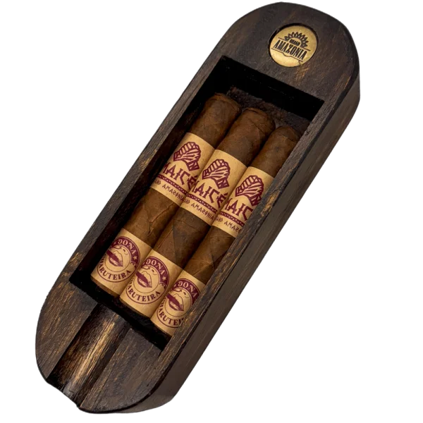 Charuto Grand Amazonia Maicé Dona Charuteira Robusto com capa claro