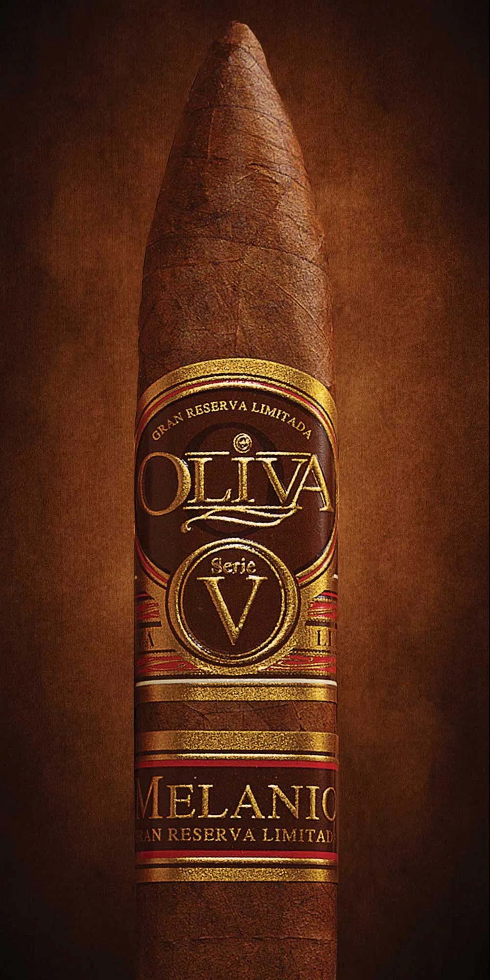 Oliva Serie V Box Pressed 2026 em formato quadrangular ao lado da edição 135th Anniversary em caixa especial