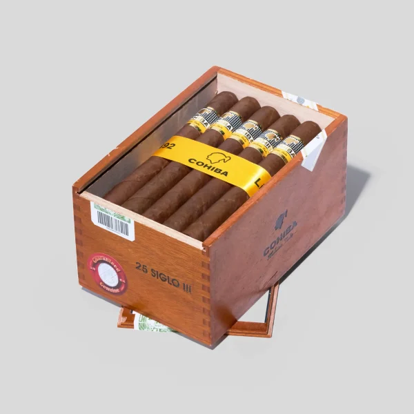 Charuto Cohiba Siglo III vitola corona com capa colorado