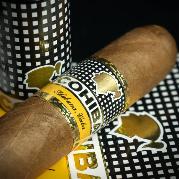 Charuto Cohiba Siglo IV vitola corona com capa colorado