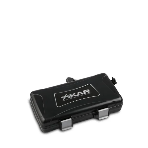 Umidor de viagem Xikar em plástico preto para 5 charutos, vista frontal