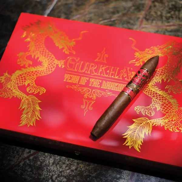 Charuto Gurkha Lonsdale — nicaraguense