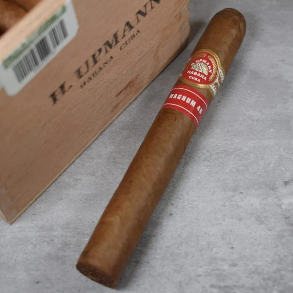 Charuto H. Upmann Magnum 46 Toro com capa colorado — cubano