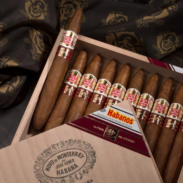 Charuto Hoyo de Monterrey Elegantes Perfecto — cubano