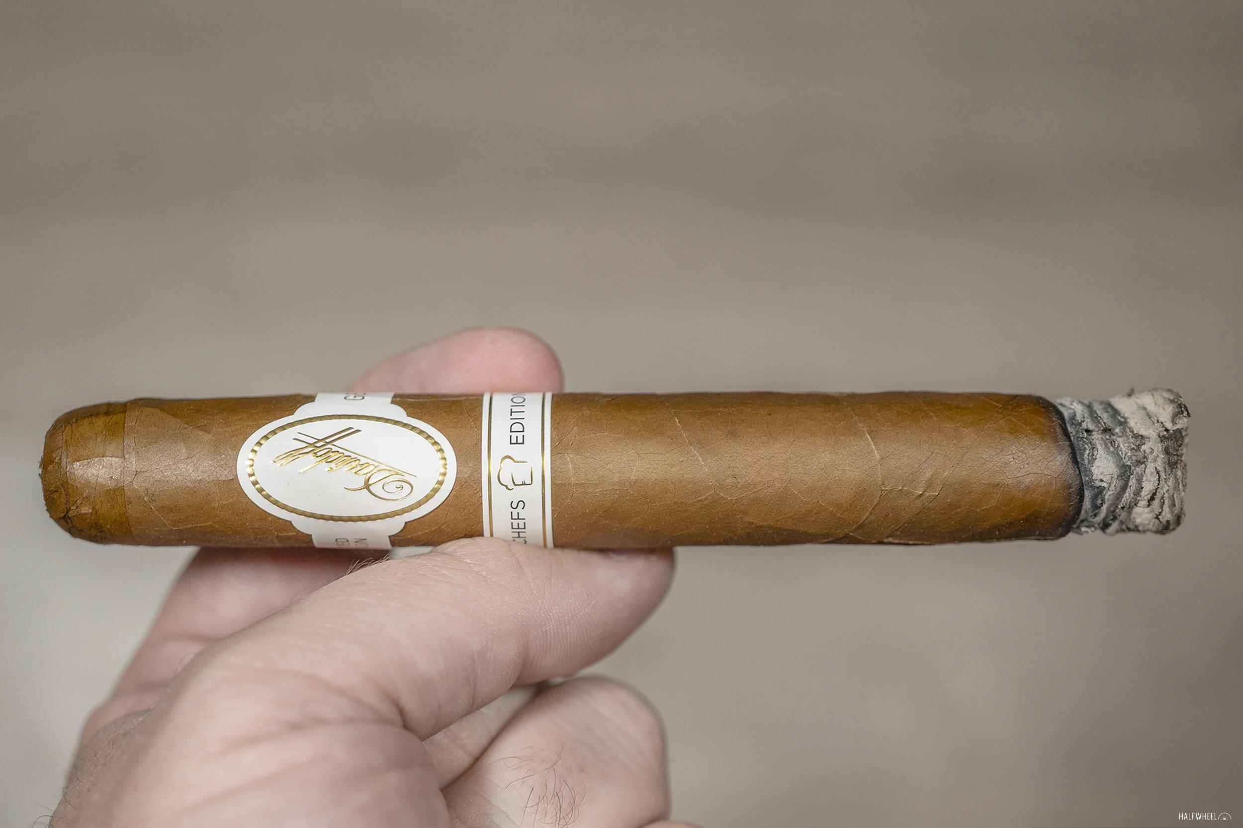 Anilha Davidoff branca minimalista premium
