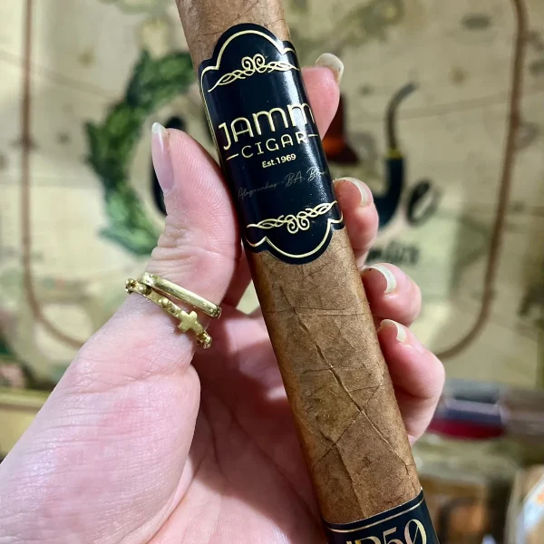 Charuto JAMM Cigar Toro com capa colorado — brasileiro
