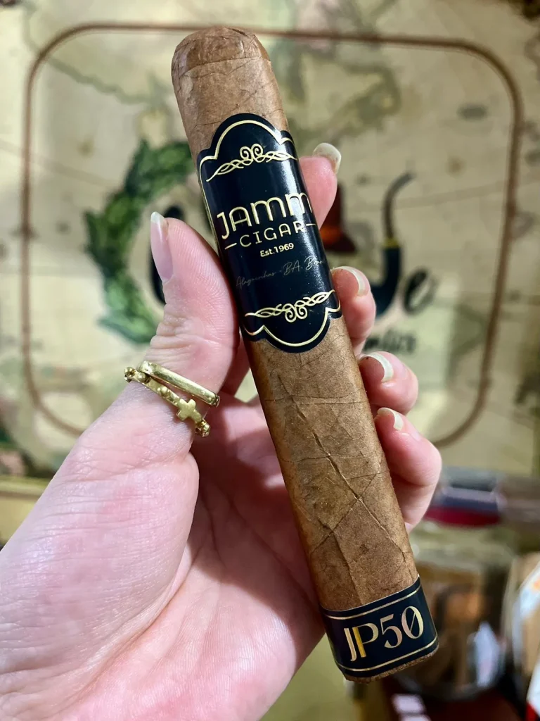 Charuto JAMM Cigar Toro com capa colorado — brasileiro