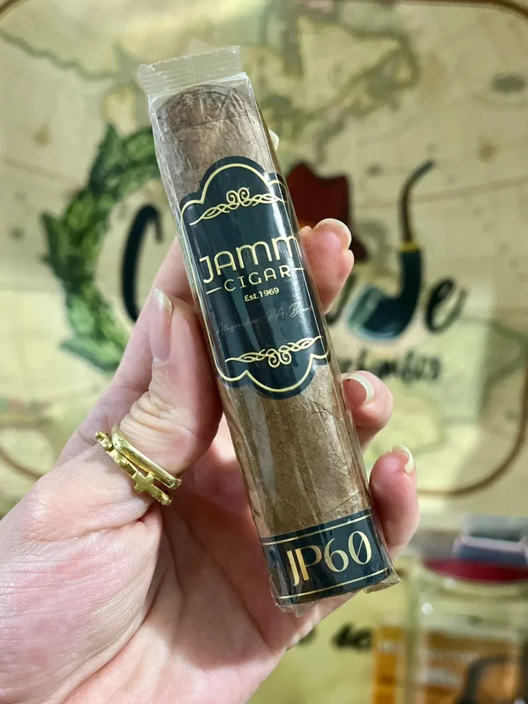 Charuto JAMM Cigar Gordo com capa colorado — brasileiro