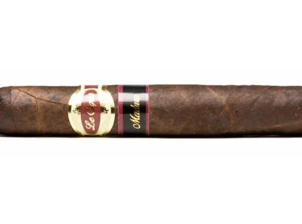 Charuto Leite & Alves Petit Corona com capa colorado maduro — brasileiro
