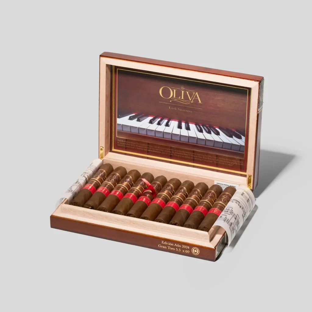 Charuto Oliva Melanio Gran Toro Edicion Ano 2024 Robusto com capa colorado maduro — nicaraguense