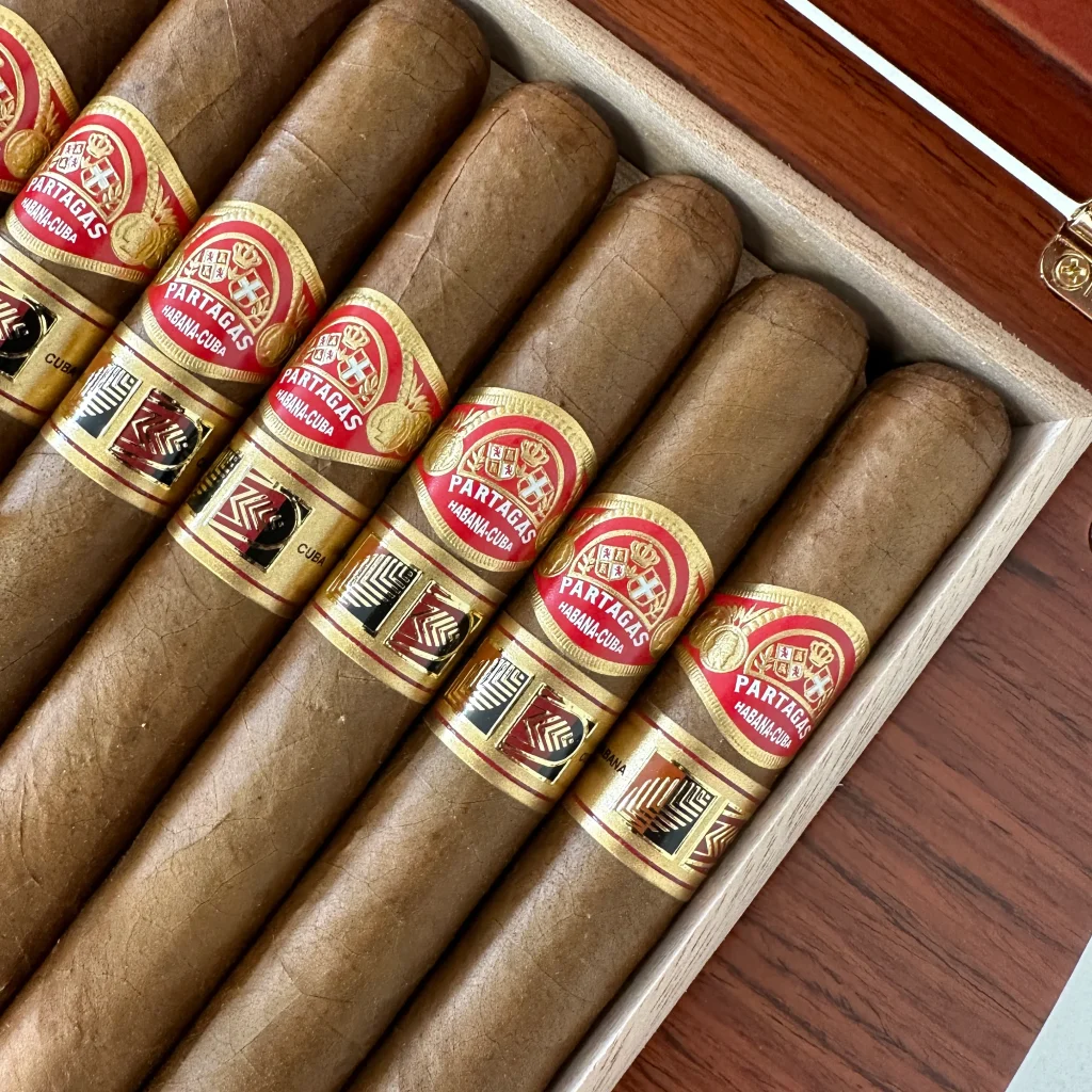 Charuto Partagas Lonsdale com capa colorado maduro — cubano