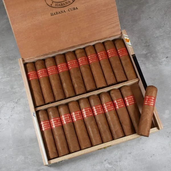 Charuto Partagas Serie D No. 6 Robusto — cubano