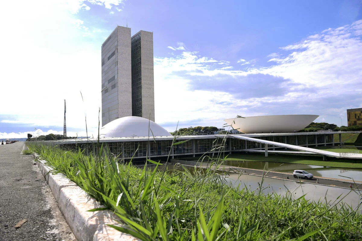 Fachada do Congresso Nacional em Brasília — reforma tributária e imposto seletivo sobre charutos importados
