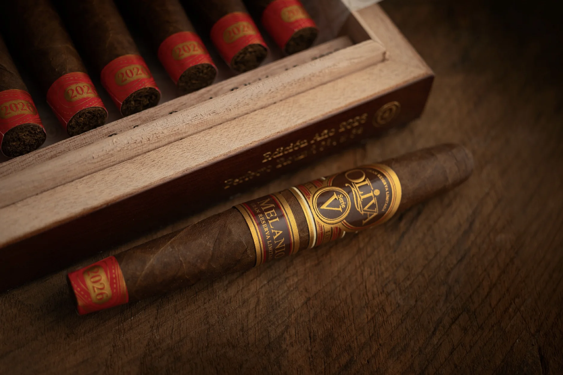 Oliva Serie V Melanio Edicion Año Perfecto caixa charuto premium limited edition