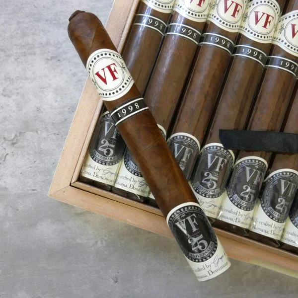 Charuto VegaFina Corona — dominicano