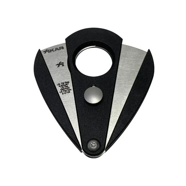 Cortador de charutos Xikar Xi2 em fibra de carbono preto, vista lateral