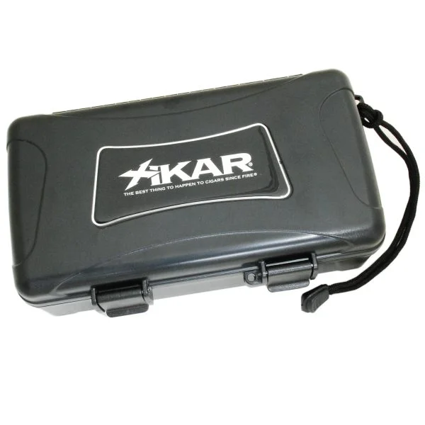 Humidor Xikar para 10 charutos em acabamento preto estampado