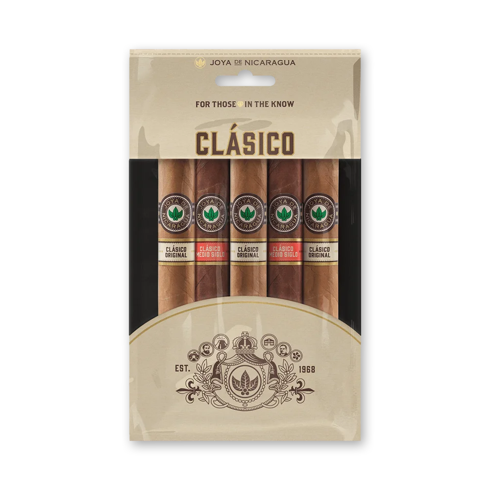 Embalagem Joya de Nicaragua Clásico Go-Pack com cinco charutos Embalagem bege Joya de Nicaragua Clásico Go-Pack com janela mostrando cinco charutos Clásico Original e Medio Siglo