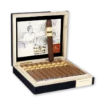 Caixa aberta Rocky Patel Decade Toro com selo Rated 95 e fileira de charutos